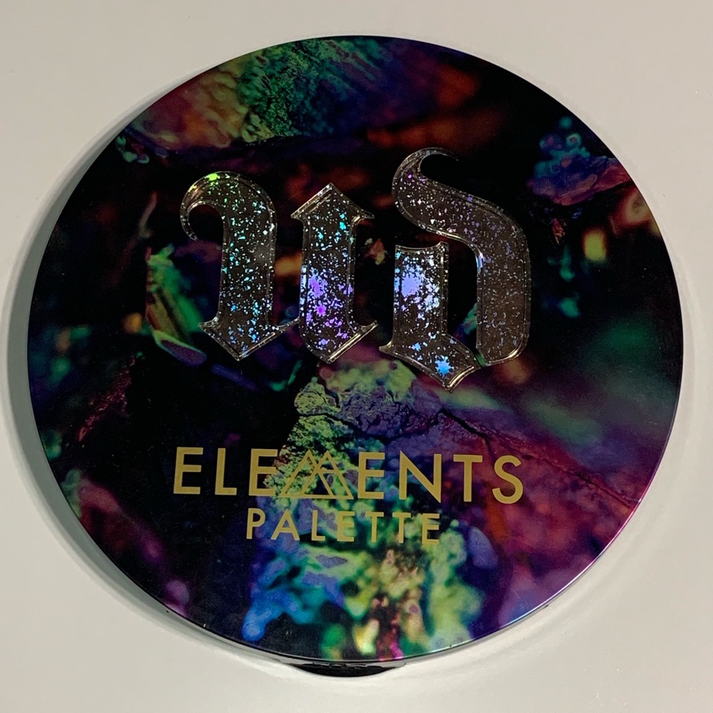 Urban Decay Elements eyeshadow palette
